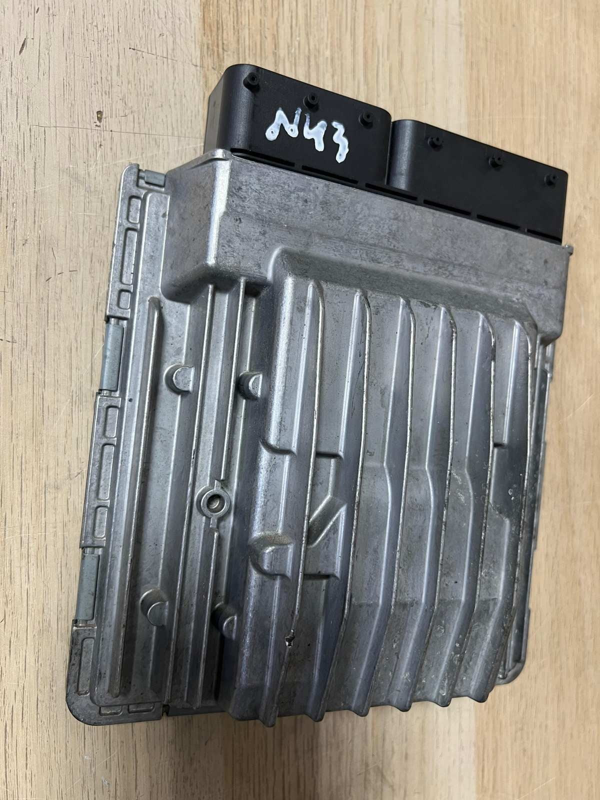 BMW 3 Series E90 320i E60 E61 E81 5WK93729 MSD81 Engine Control Unit 7599881 