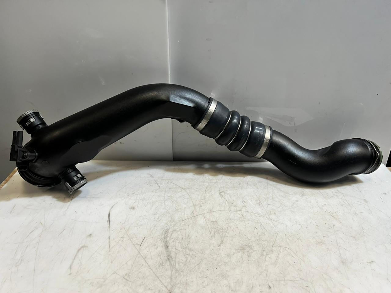 BMW F10 E70 F07 E90 E91 N55 N54 335I Air Intake Tube Front Left 2355761 OEM