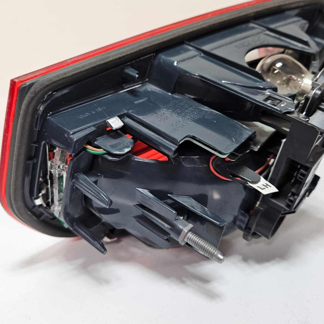 2012-2015 BMW  320i, 328i, 335i.Rear Left Inner Taillight Assembly 7259915 f30