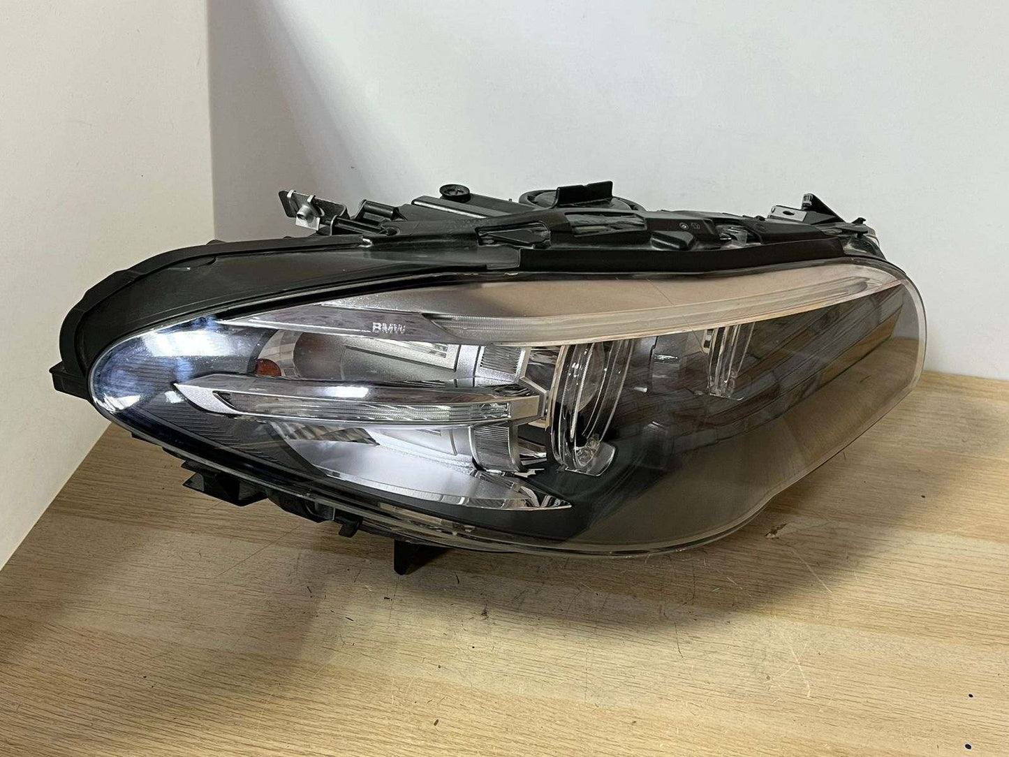 BMW Series 5 F10 F11 Front Right LCI ADAPTIVE XENON Headlight A8 7378516 01 RHD