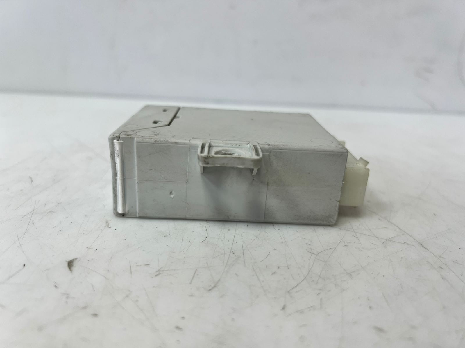 BMW E60 E61 E65 E66 5' 7' Tailgate Trunk Lid Lift Control Module 6921404 OEM