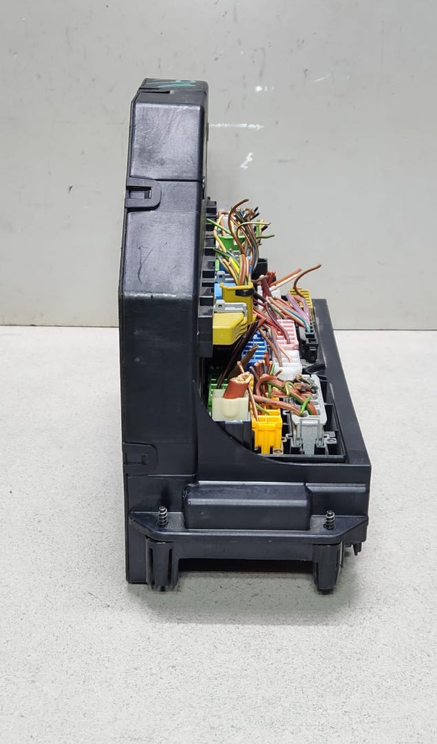 2012-16 Mercedes E200 Front SAM Fuse Box Control Module A2129004911 E-Class W212