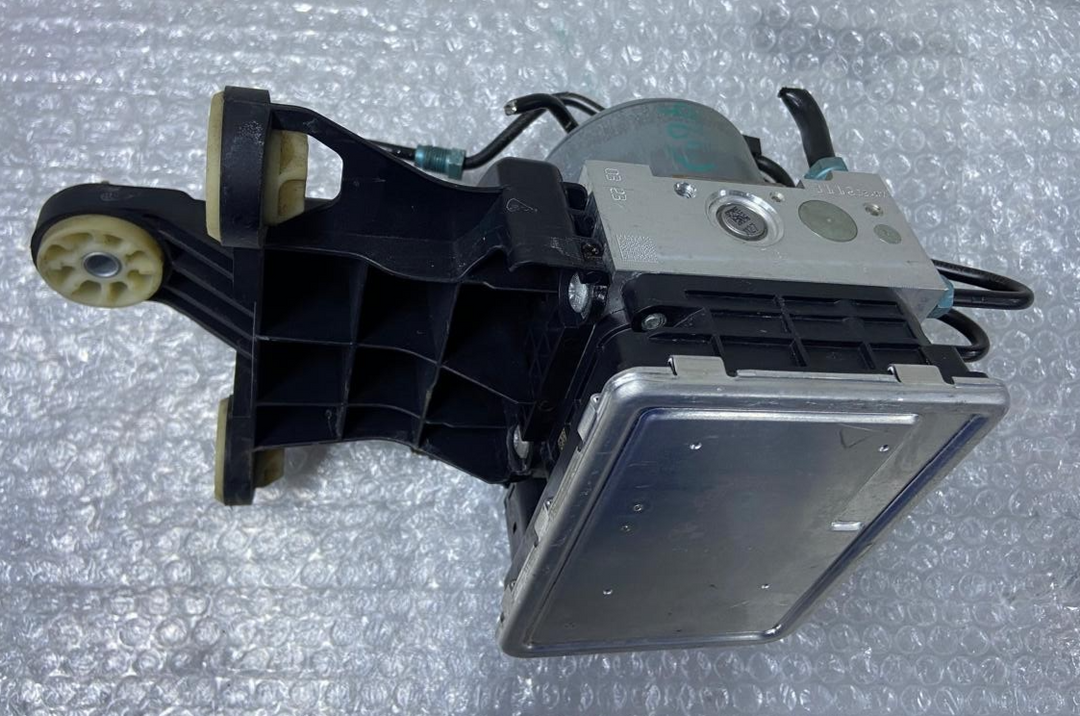 OEM 2021 BMW G20 G26 ABS PUMP ASSEMBLY 5A44C38-01 - 5A44C39
