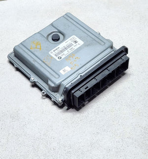 BMW 5 7 Series F07 F10 F01 F02 Engine Control Unit N57 D30A Diesel 8509757 OEM