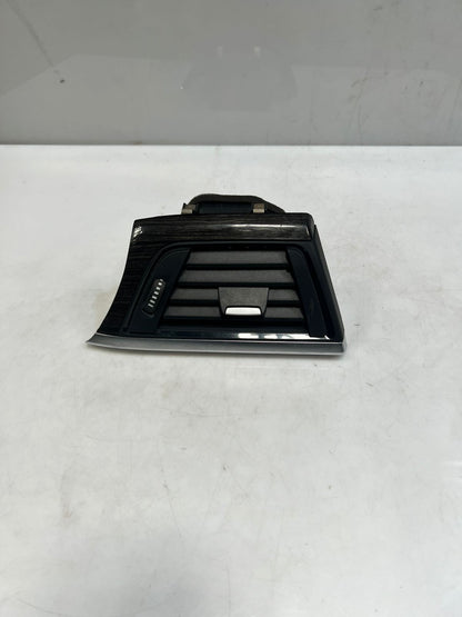 BMW 4' F30, F31, F80 Dashboard Air Vent Grille Right 9231995 OEM