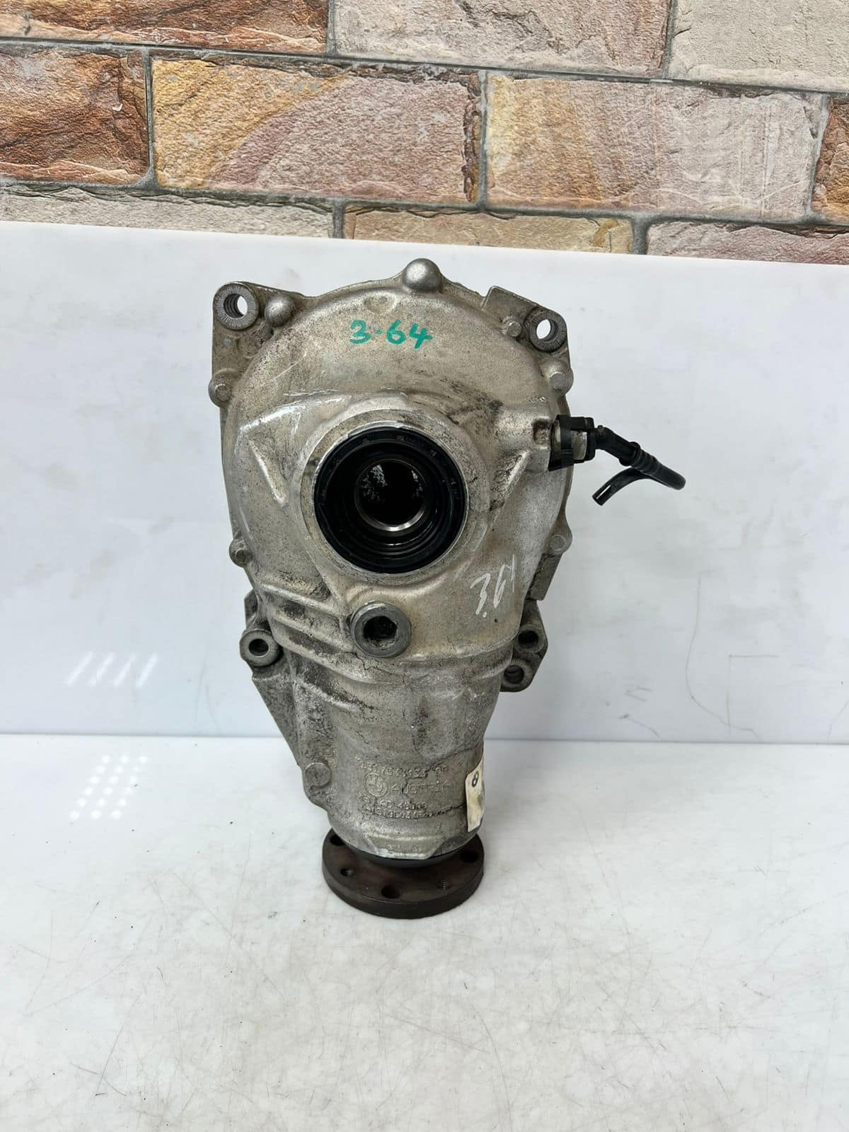 2010-2015 BMW X1 E84 E90 E91 E92 F30 F31 Front Differential 7572051 OEM 3.64
