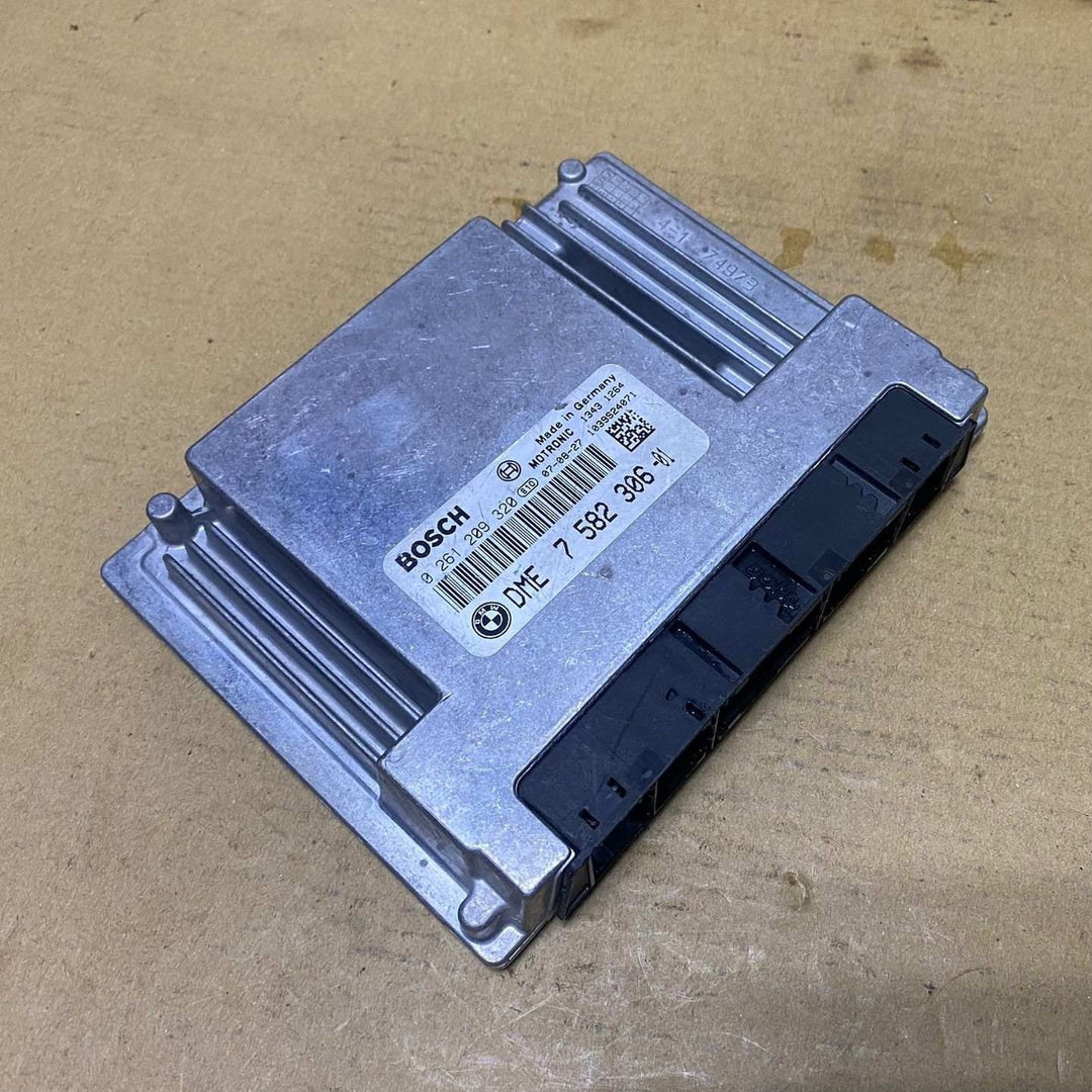 2008 BMW 750Li X5, E60, E61, E63, E64, E65, E66, E70 N62 Engine Control Unit 758