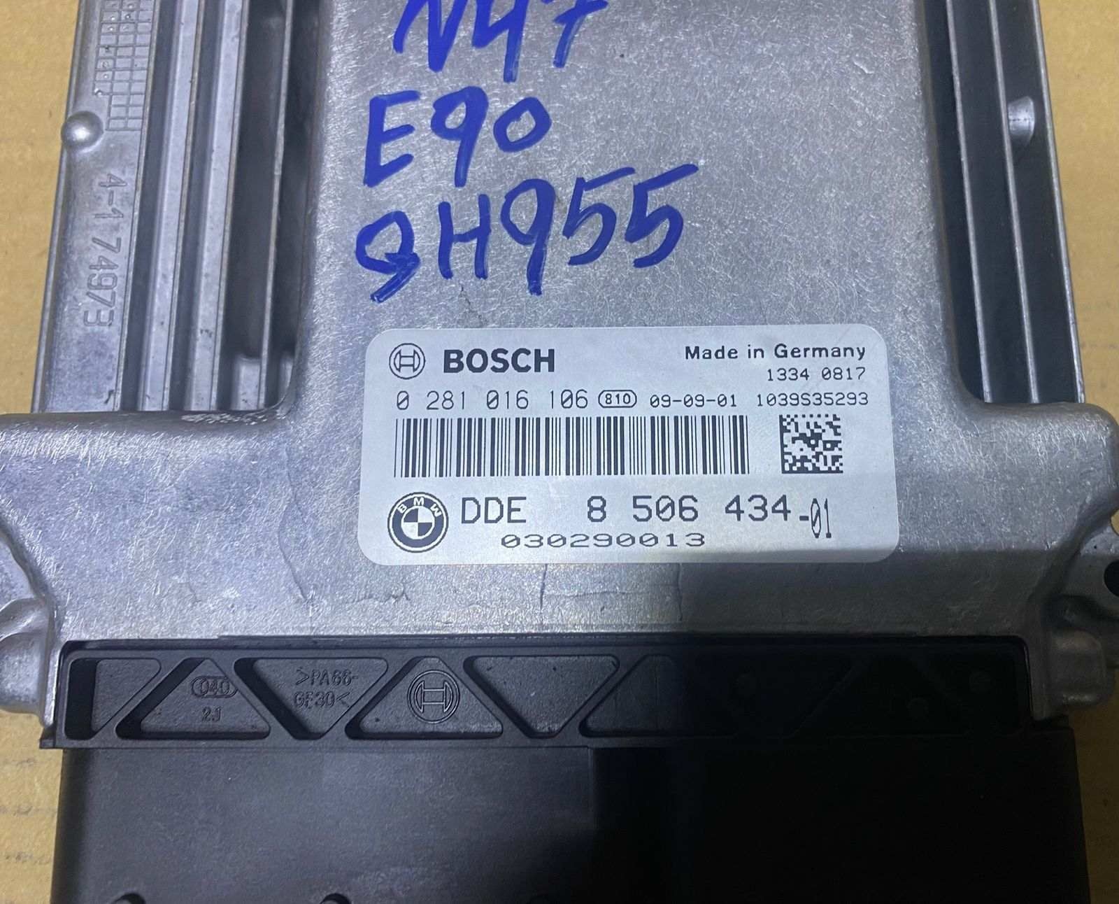 BMW Engine Control Unit 8506434 1 Series E87 and 3 Series E90
