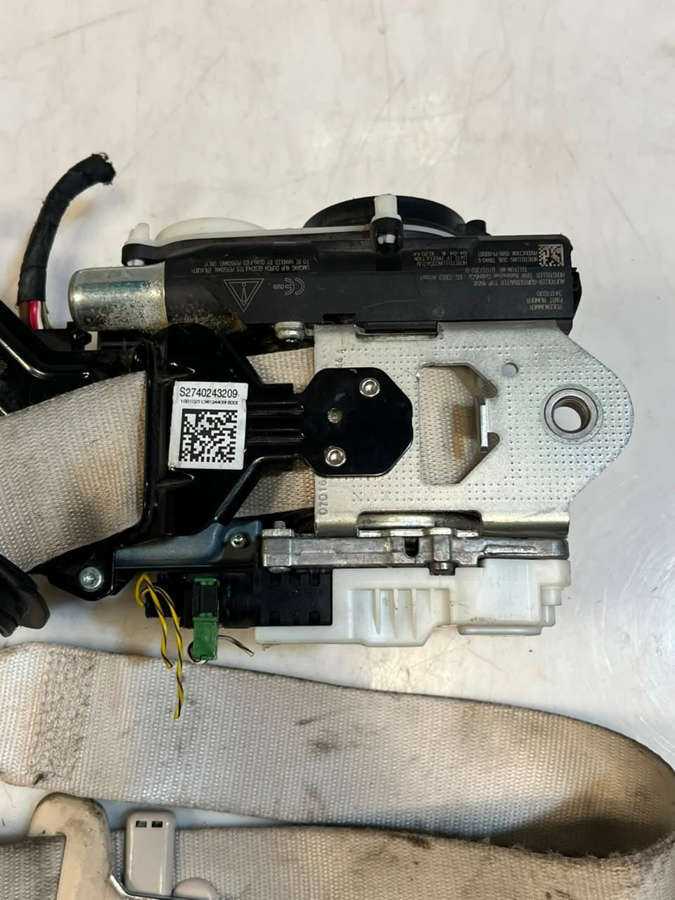 BMW 530  5 Series G30 G31 Front Seat Belt Right FR Tensioning System 34027306