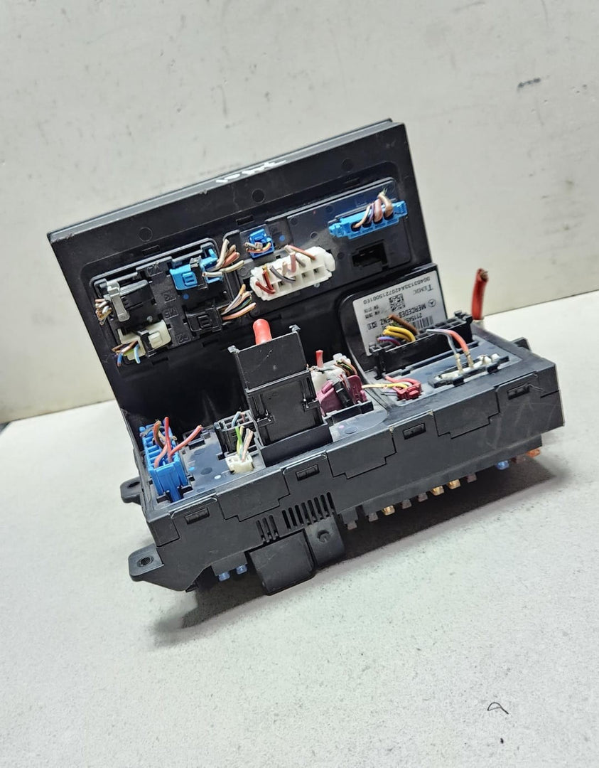 2006-2011 Mercedes-Benz E350 Fuse Relay Box 2115457401 OEM