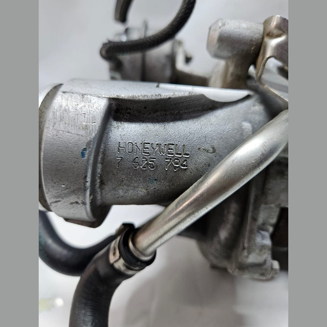 2013-2019 BMW F01-F04 650i Gran Coupe Turbocharger 7605794 OEM