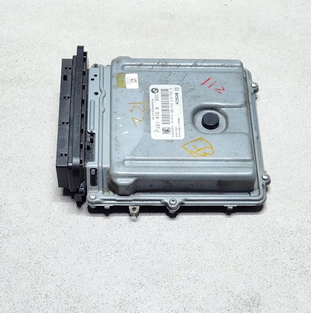 2010-2011 BMW 5 Series Engine Control Unit 8510137 5 Series F10 F11 N47N  OEM