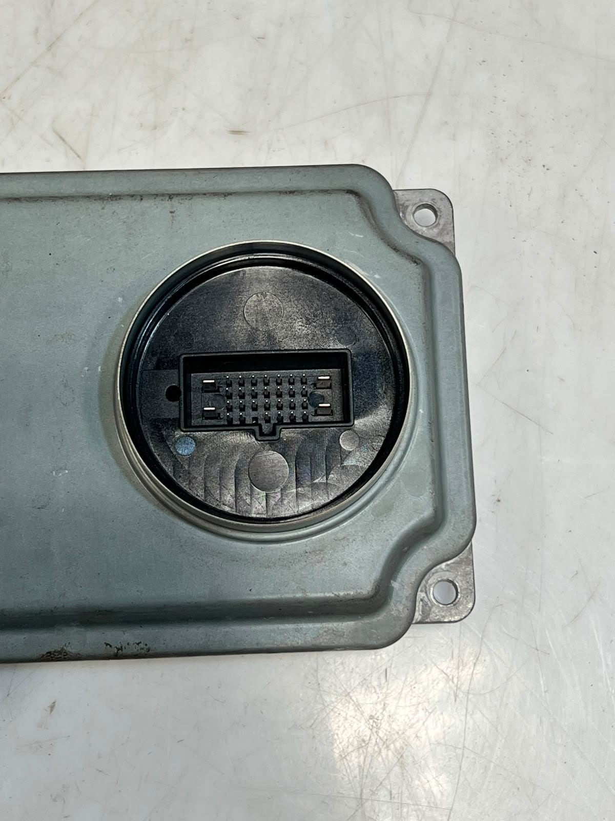 BMW 740i X3 F01 F02 F07 F10 F11 F18 F32 F15 Led Headlight Control Module 7395403