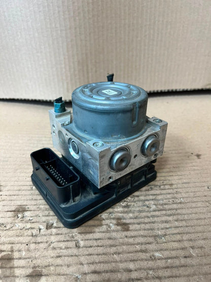 2014 BMW 3 Series F20 F30 F31 328i ABS Pump Module 6858953 OEM