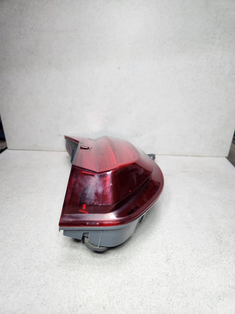 2016-2019 BMW 740i Rear Tail Light 2583246 7 Series G11 G12 