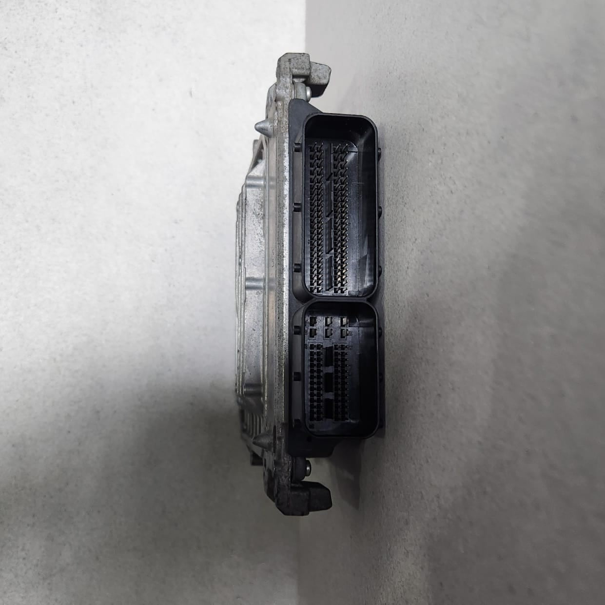 2014-2015 Mercedes-Benz CLA250 Engine Control Unit A2709000900 CLA250 C117