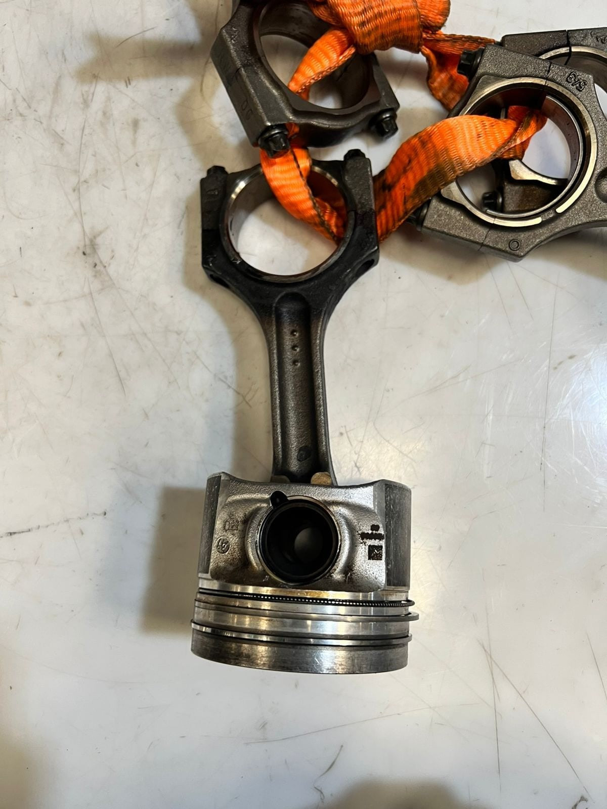 2014 Mini Cooper Countryman Piston with connecting rods 1.6 8575866 