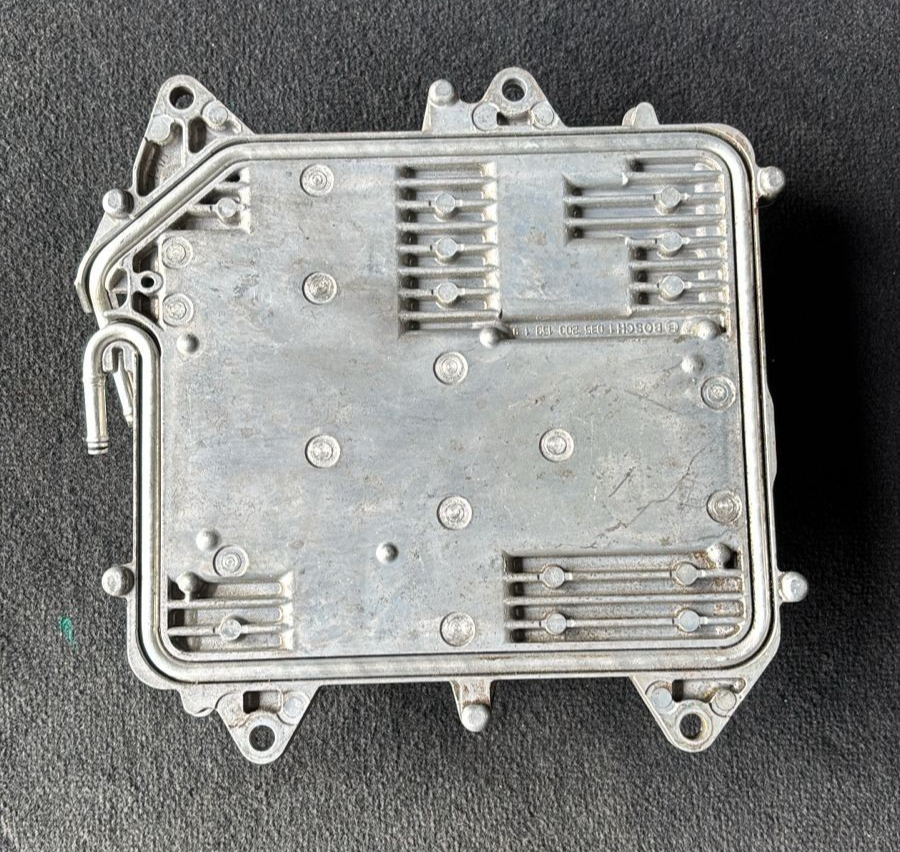 BMW F01 F02 F06 F07 F12  550i 650i 8 614 ENGINE CONTROL UNIT MODULE - 8614915