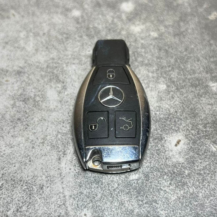 MERCEDES BENZ Factory OEM KEY FOB 4 BUTTON Keyless Entry Remote GENUINE
