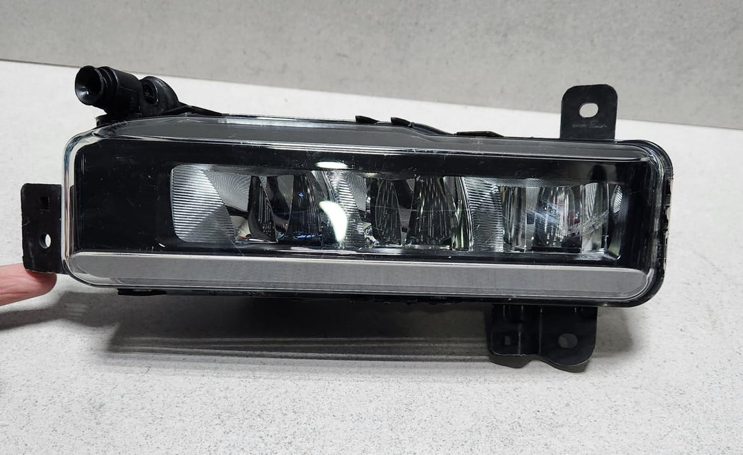 2015-2022 BMW X1 Front Right Fog Light 8089526 X3 X4 OEM