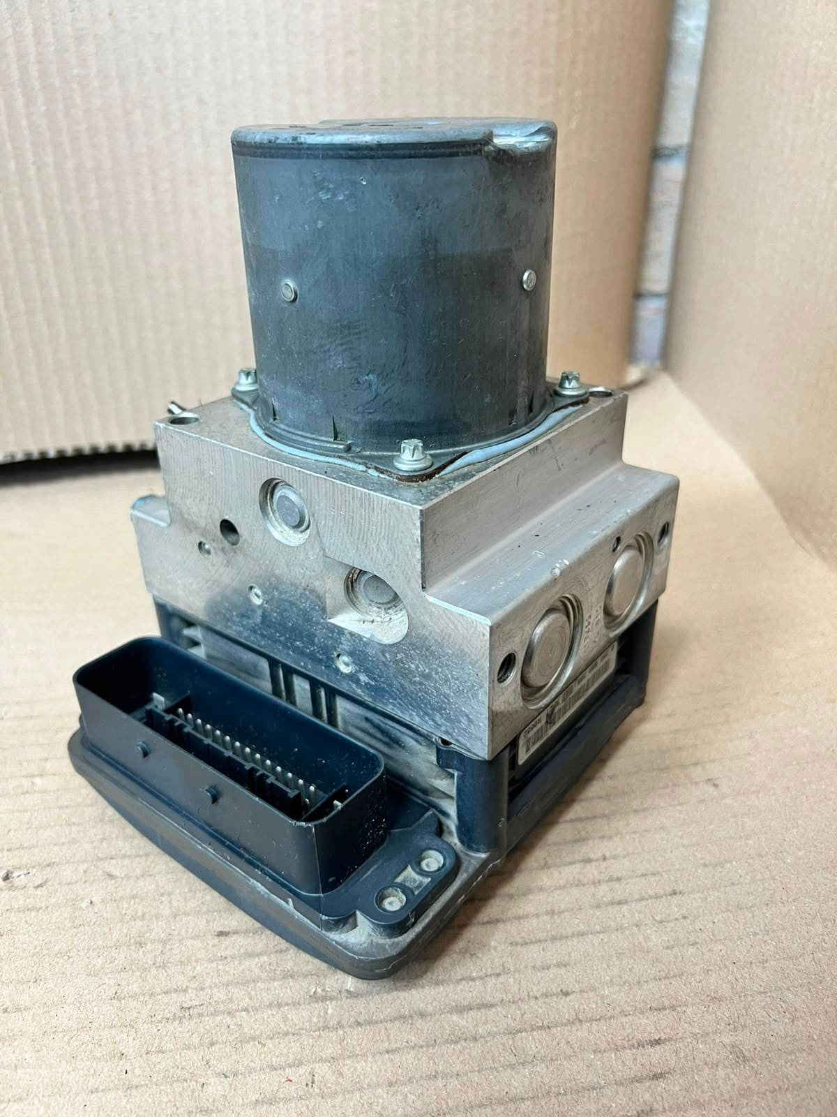 BMW F07 F10 F11 F18 F01 F02 F12 F13 ABS Pump Module Actuator Assembly 6799048