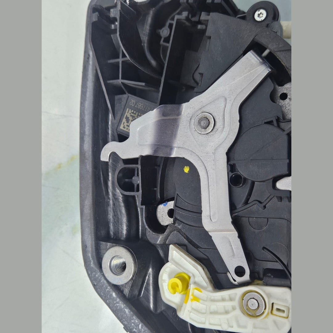 BMW 5 TOURING G31 FRONT LEFT DOOR LOCK 5121 7477687 OEM