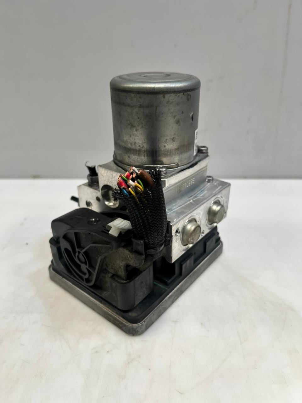 2007-2009 BMW 328i G30 G11 G12 Abs Pump anti-lock brake Module 6886959 OEM