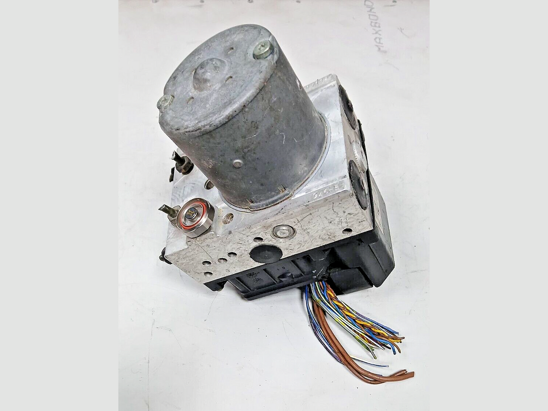 2002 BMW E46 325XI AWD WGN - ABS Anti Lock Brake System - Fits 01-05 OEM 6759850
