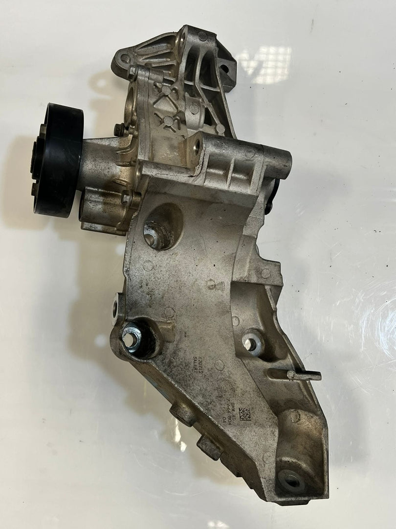 BMW F20 F21 F22 F23 F30 F31 Coolant WATR Pump With Carrier BRACKET 7644804 OEM