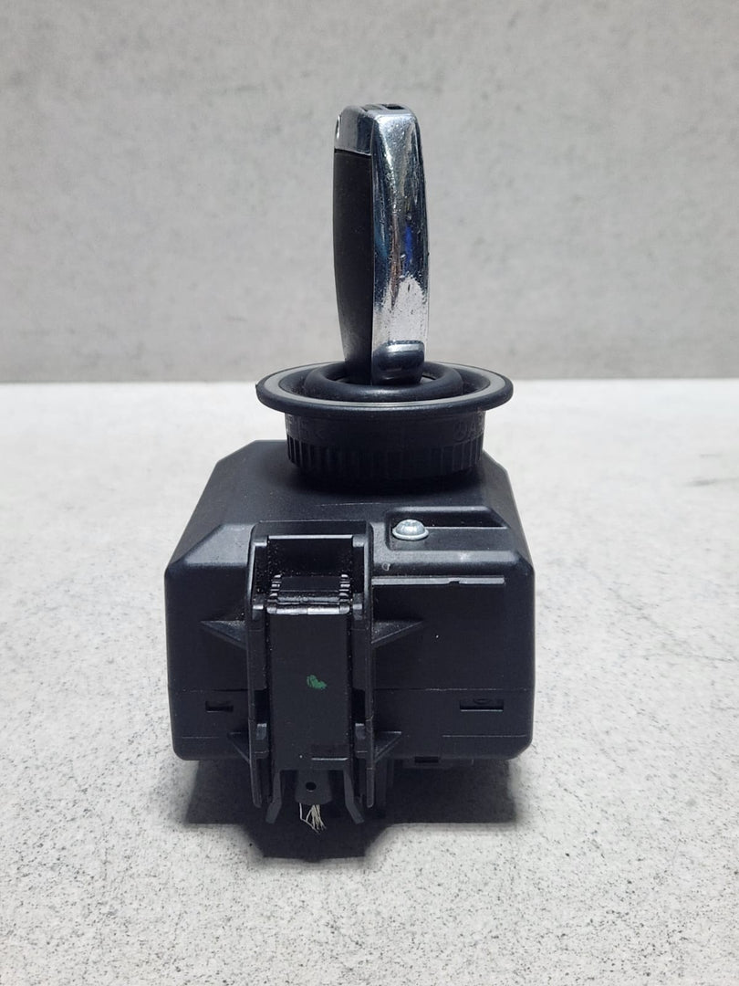 2008-2014 Mercedes-Benz C300 Ignition Switch Module Lock A2079052600