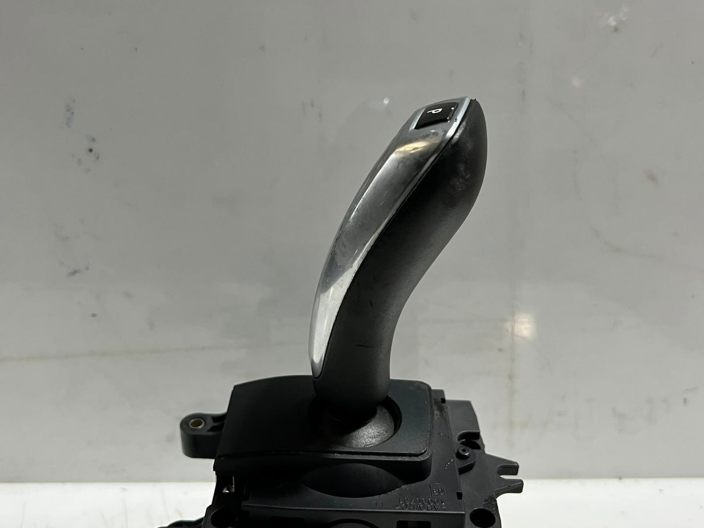 2011 BMW 550i, 5 Series F10/F11 7' Automatic Gear Selector Shifter 9218101 OEM