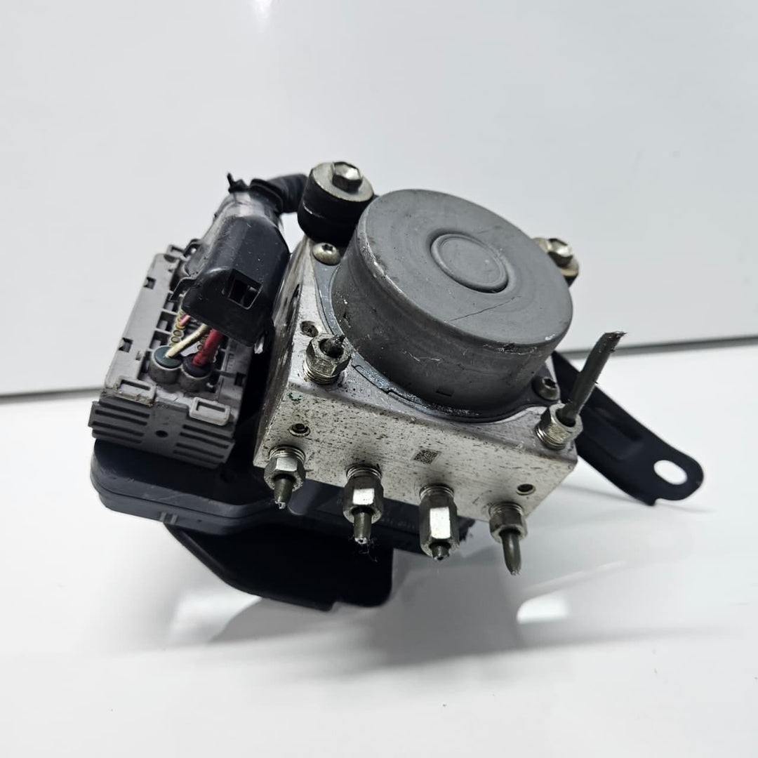 113040-10820-2011 Mitsubishi Delica D2 ABS Actuator 