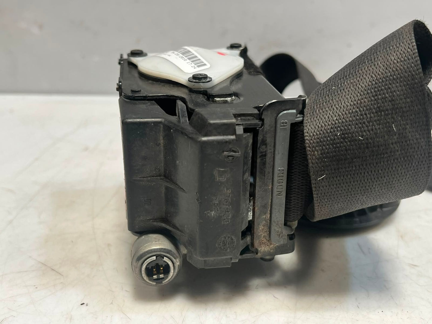 2006-2013 BMW X5 E70 Front Right Seat Belt Retractor 3061430