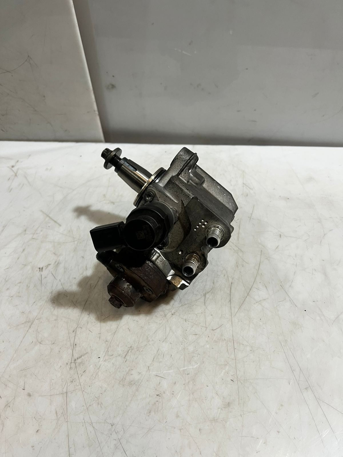 BMW  F10 F20 F21 F30 N47S1 High Pressure Fuel Injection Pump 7823456 0445010528