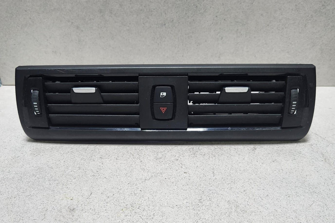 BMW Dashboard Center Air Vent 92053571 Series F20 F21, 2 Series F22 F23