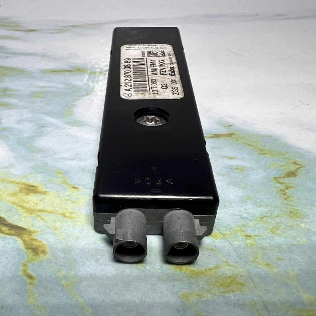 2012-2018 Mercedes-Benz CLS550 Antenna Amplifier Module A2128703889 W212 E-Class
