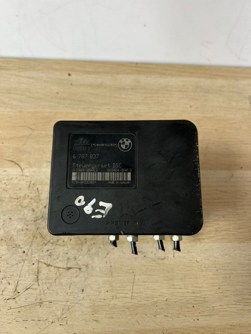 BMW 1 3 series E81 E82 E87 E90 E91 E92 ABS DSC BRAKE PUMP CONTROLLER 6787837