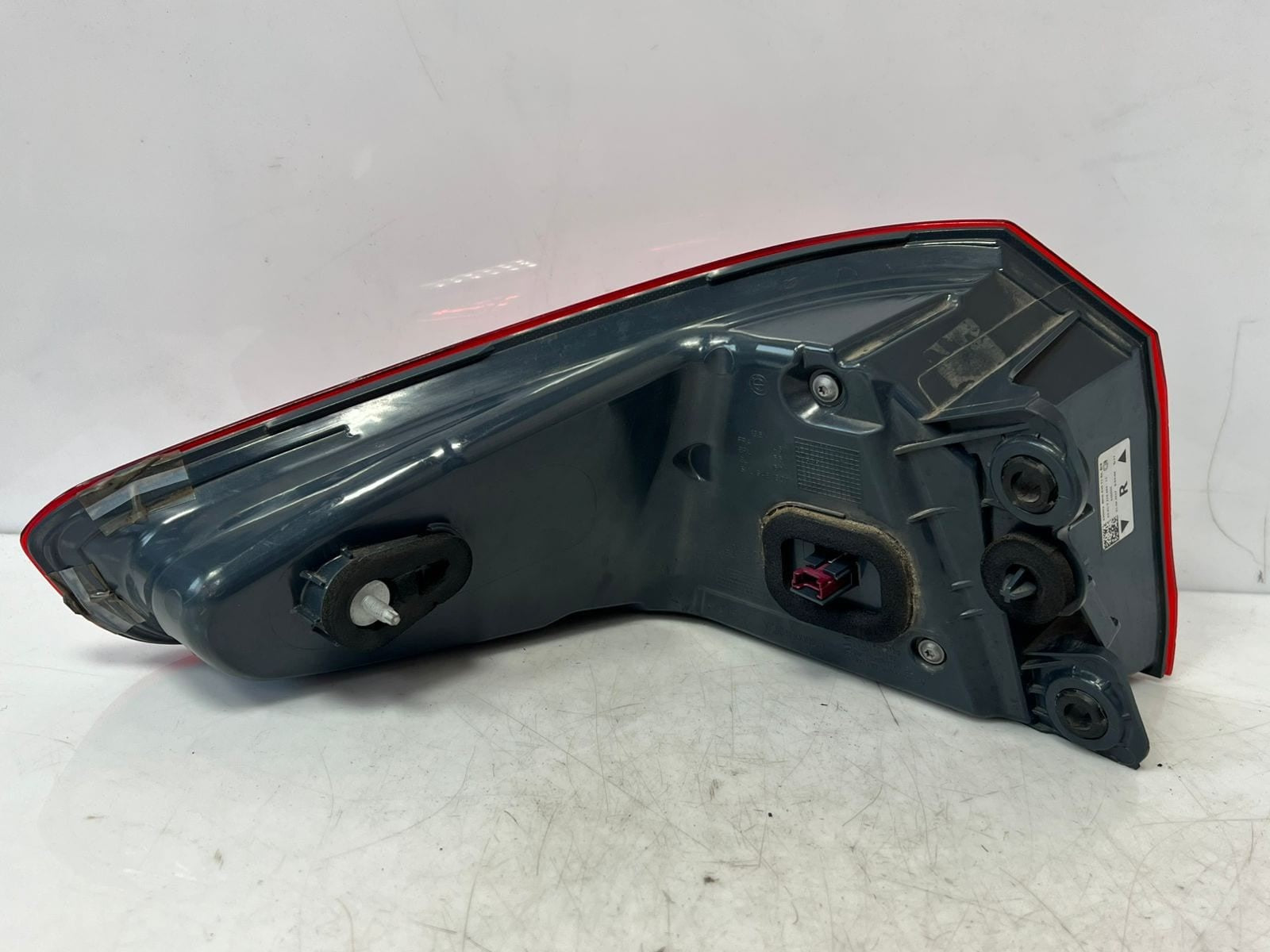 BMW 5 Series G30 ECE RIGHT SIDE OUTER BACK Tail Light 7376464 63217376464 OEM