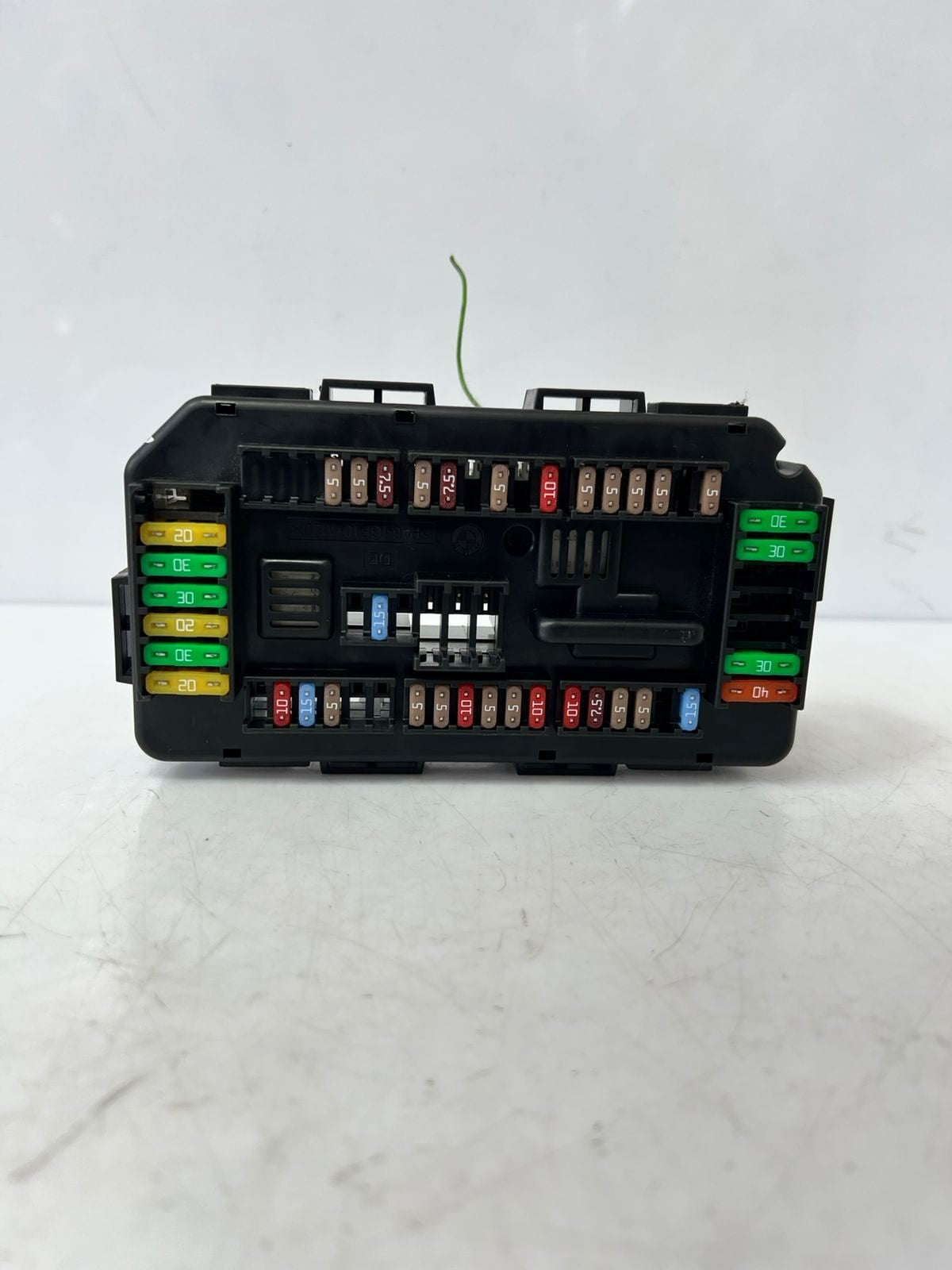 2015-2016 BMW 435i 1 2 3 4 F Series Engine Fuse Box Control Module 9389068 OEM