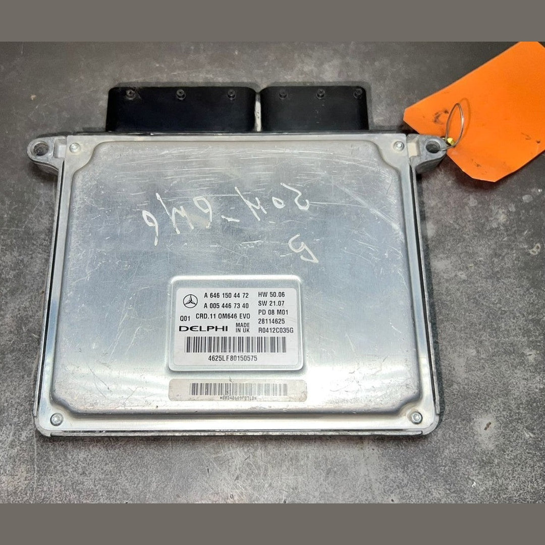 08-12 Mercedes W204 C-Klasse Motorsteuergerät Einheit ECM ECU A646 1504472 OEM