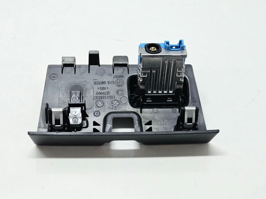 6807232-2019-2024 BMW 330i G26 C Type USB Port With Trim OEM