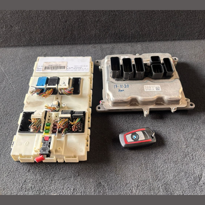 BMW 1 F20 PRE LCI 118i  N13B16A  ENGINE CONTROL UNIT ECU KEY LOCK SET - 8610484