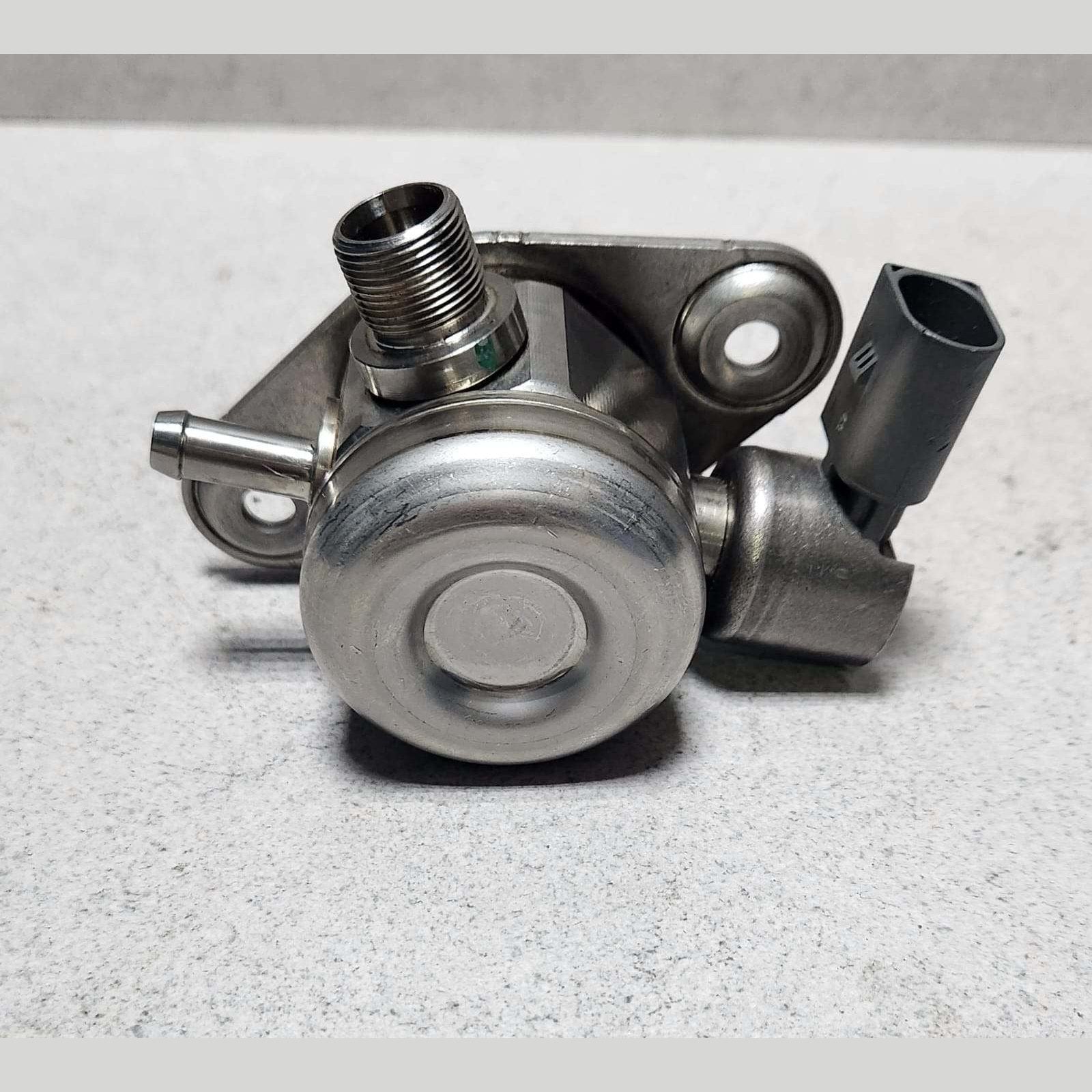 Mercedes-BenzHigh Pressure Fuel Pump A2740700501 W204 W205 W212 W213 C207