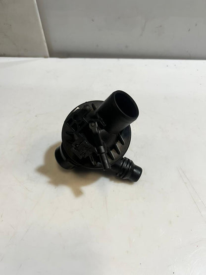 2011-2016 BMW X3 3 Series F30, 5 Series F10 Thermostat Housing 6601544 OEM