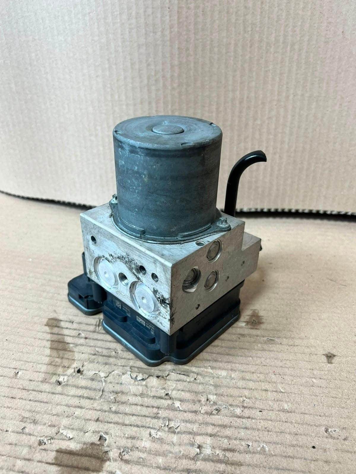 2014 BMW X5 F15 X6 F16 ABS Hydraulic PUMP Control Unit 6866243 OEM