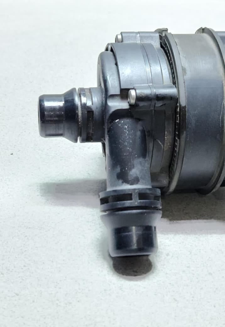 BMW Auxiliary Water Pump Electric 8637953 1, 2, 3, 4, 5 Series and M4 OEM