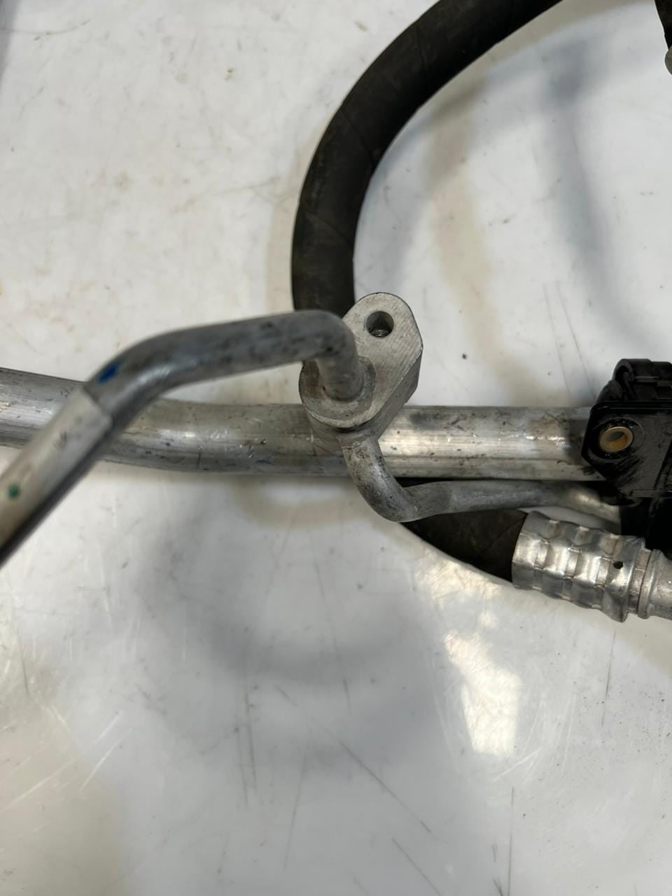 2022-2025 BMW iX 120 A/C Air Conditioning Pipe/Hose 5A01C90 ELECTRIC OEM