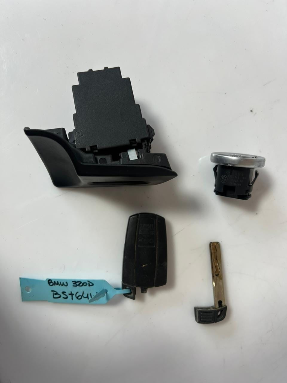 BMW E90 N47 Engine Control Unit ECU COMPLETE SET DDE + CAS3 AG+ 1KEY 8512291