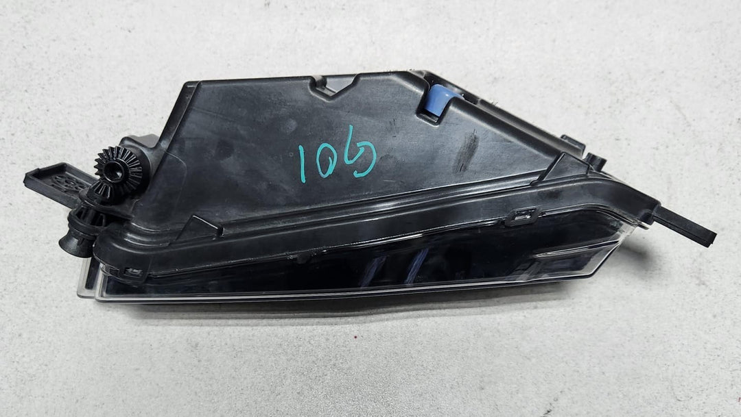 2019-2021 BMW X3 Front Right Fog Light 9492772 X3 G01 OEM