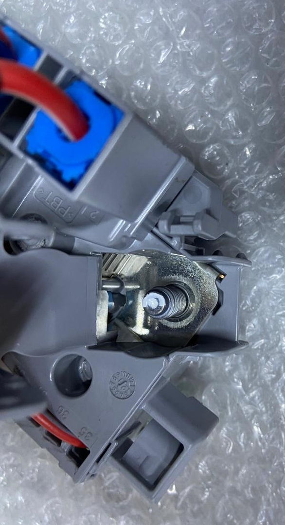 BMW M340i 330i 330e G20 G26 Front Power Distribution Fuse Relay Box 6807487